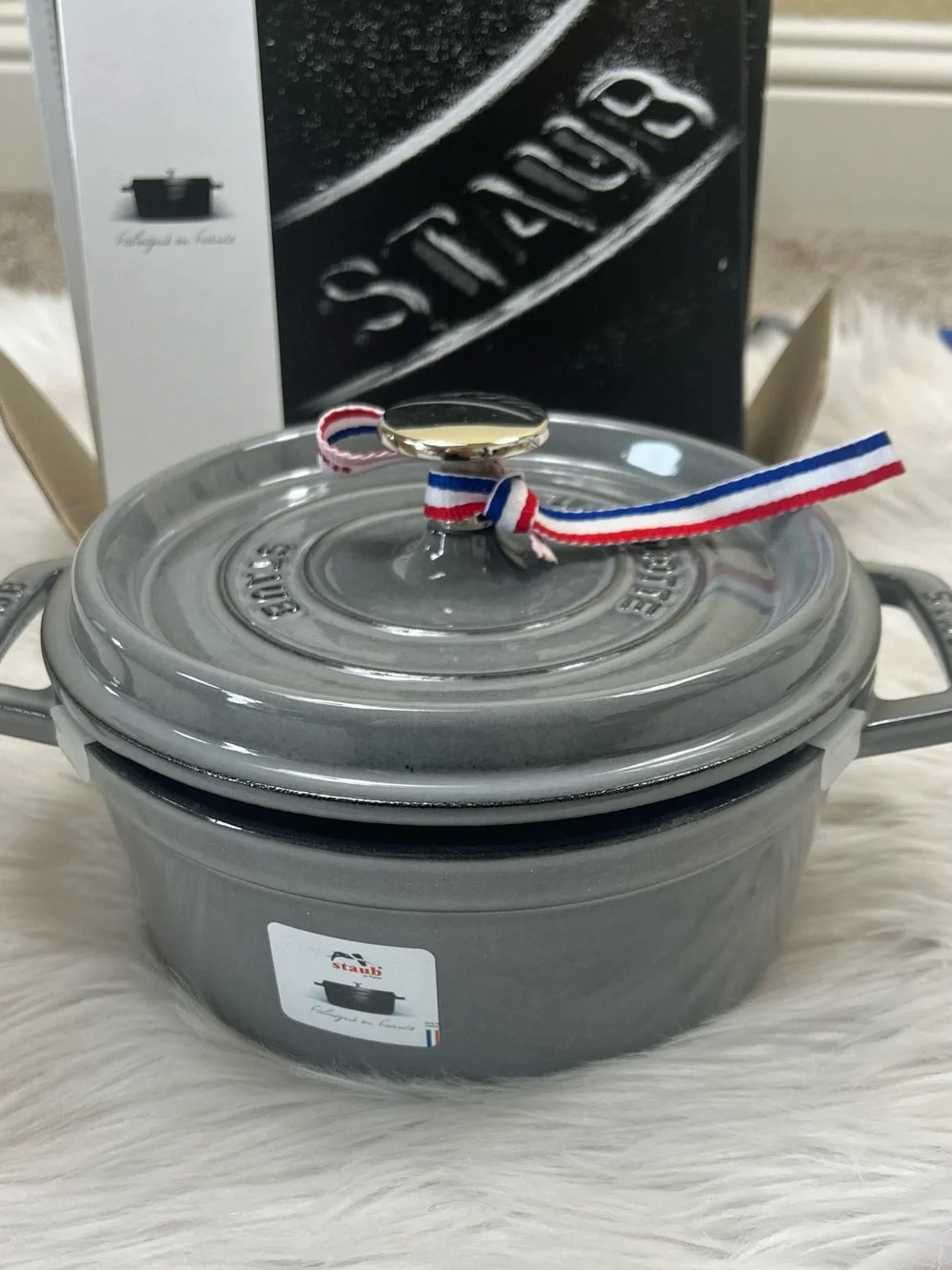 Staub La Cocotte Round cast iron pot with lid, 7 inches, with handles, gray
